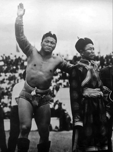 Улсын начин сандаргасан долоодугаар ангийн хүү